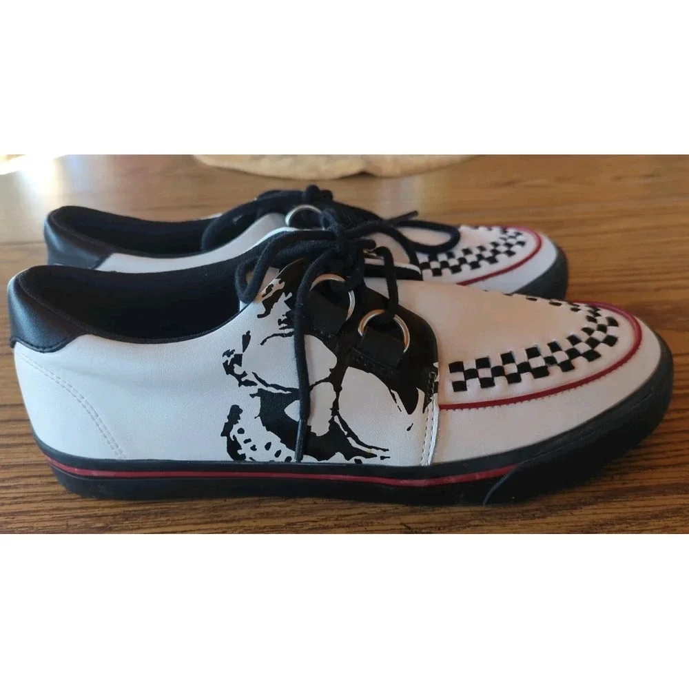 Unisex TUK Creeper Sneaker Men's 7 Women's 9 White‎ Black & Red Trim